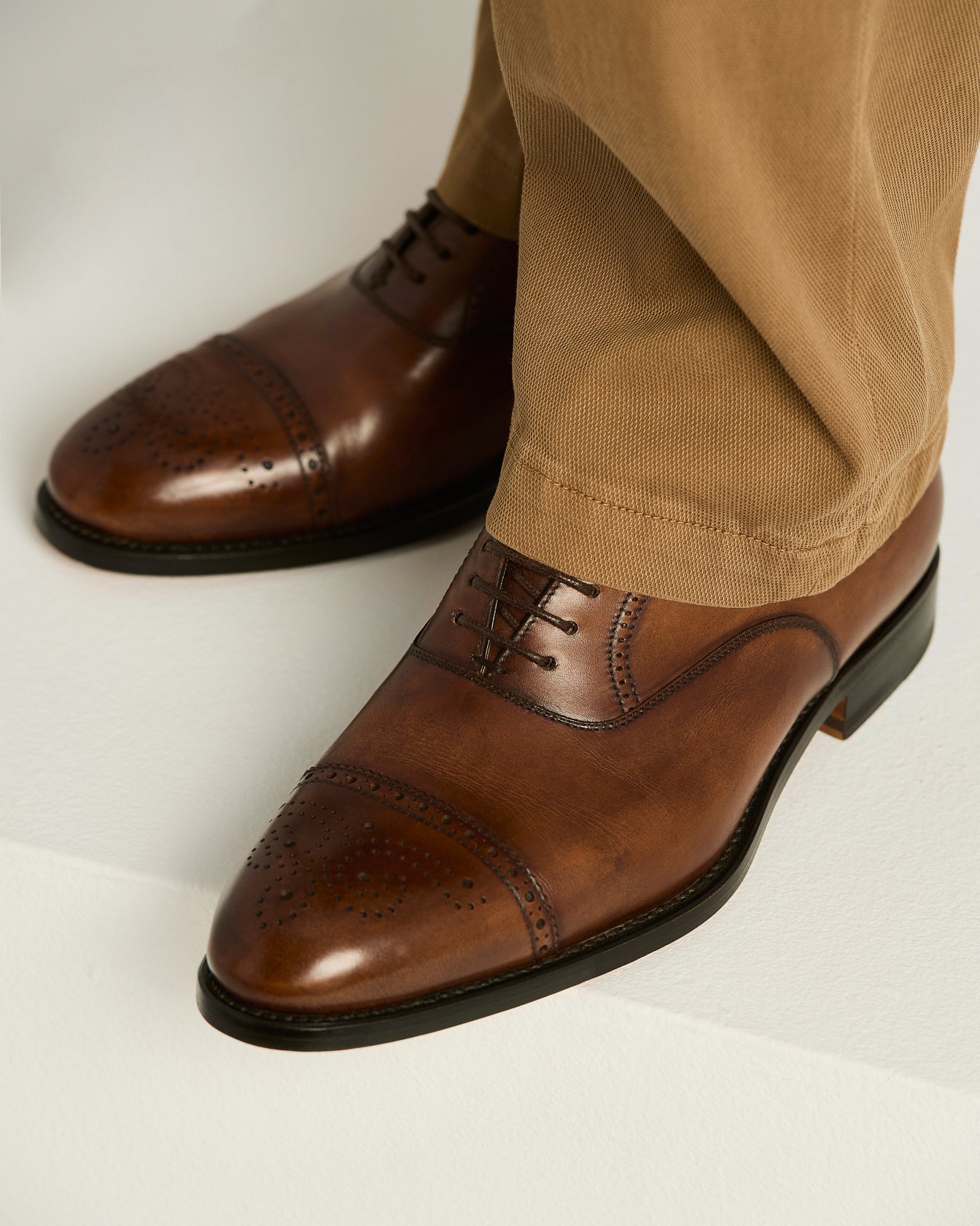 LEATHER LACE-UP SHOE