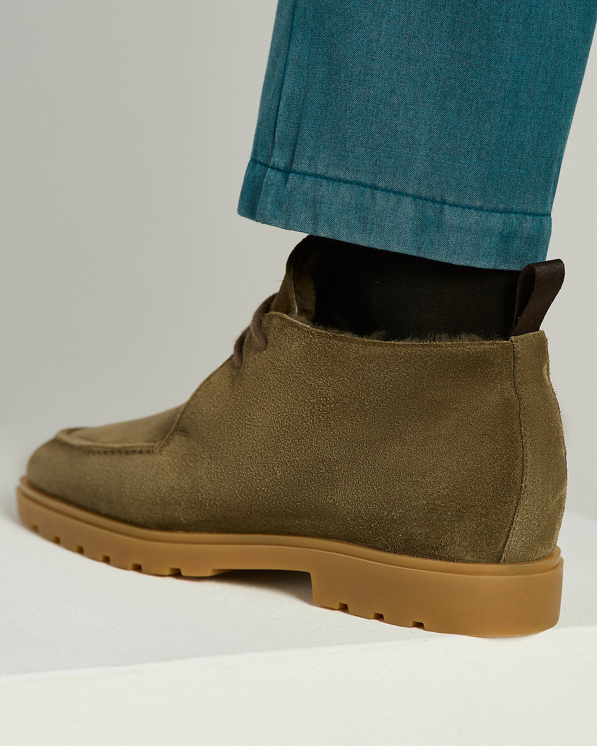 MUD SUEDE HIGH-TOP SHOES WITH SHEARLING LINING AND LUG SOLE 3