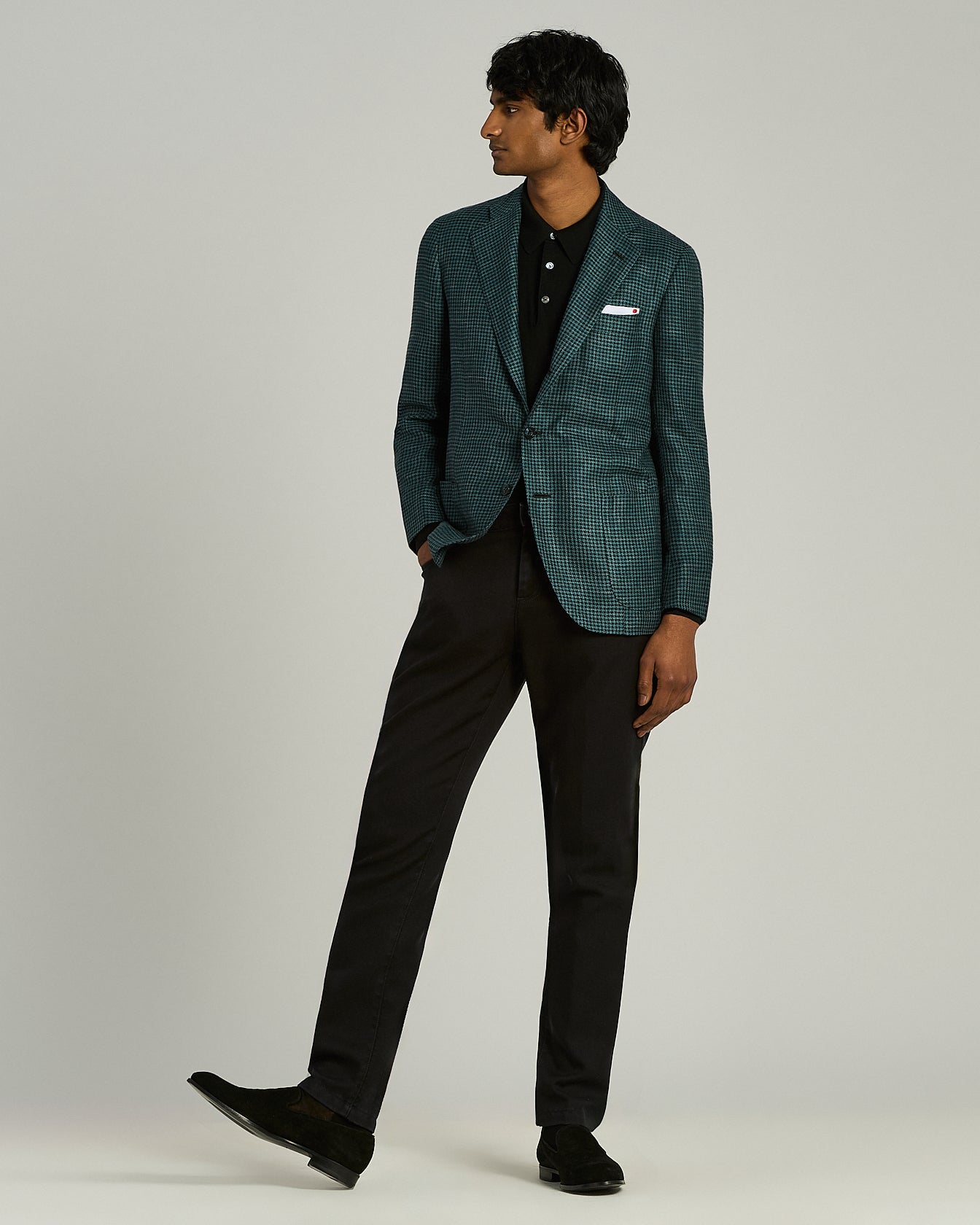 SUEDE LOAFERS WITH AN ESSENTIAL SILHOUETTE