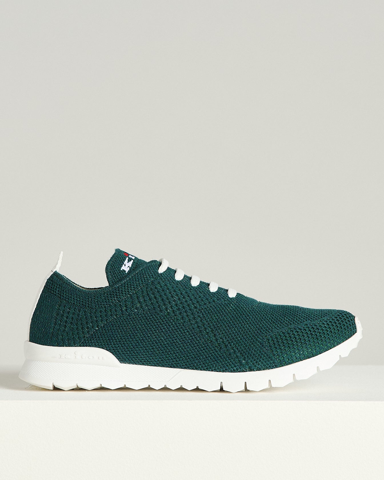 100% CASHMERE FITS SNEAKERS