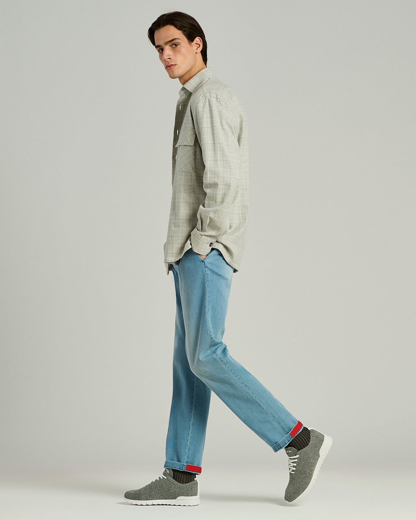 100% CASHMERE FITS SNEAKERS
