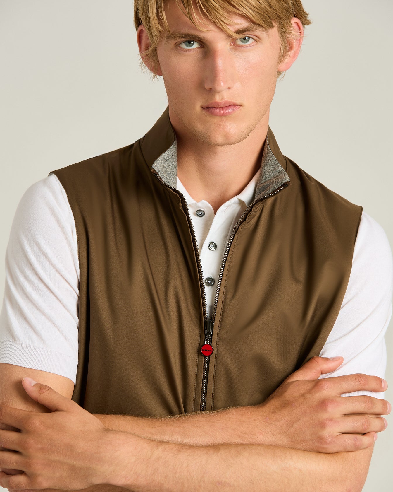 TECHNICAL FABRIC SLEEVELESS GILET WITH TWO-WAY ZIP