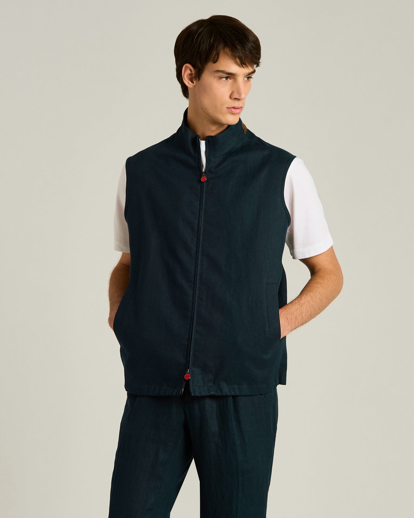 LINEN SLEEVELESS JACKET