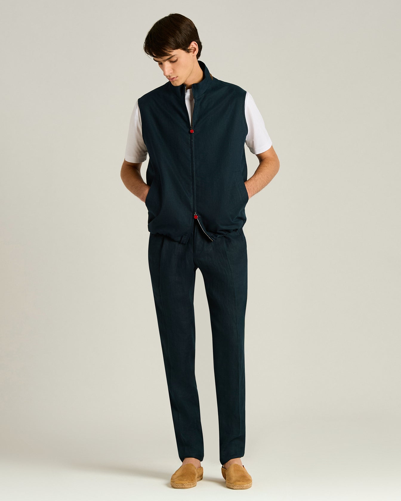 LINEN SLEEVELESS JACKET