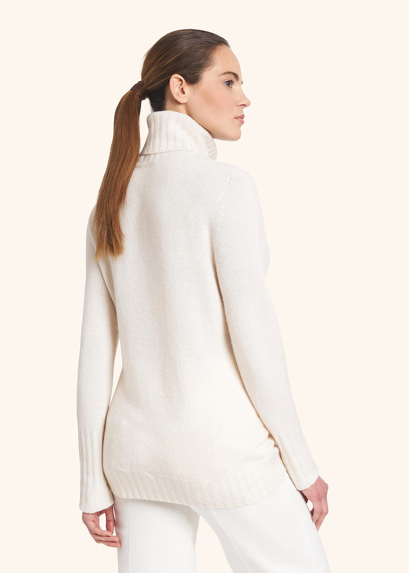 Kiton cream sweater for woman, made of cashmere - 3
