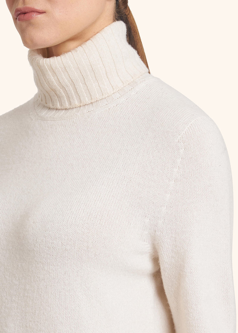 Kiton cream sweater for woman, made of cashmere - 4